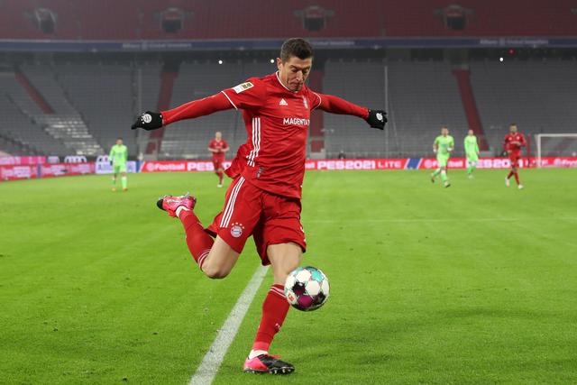 周琦21+8胡明轩20分广东大胜山东 高诗岩15分