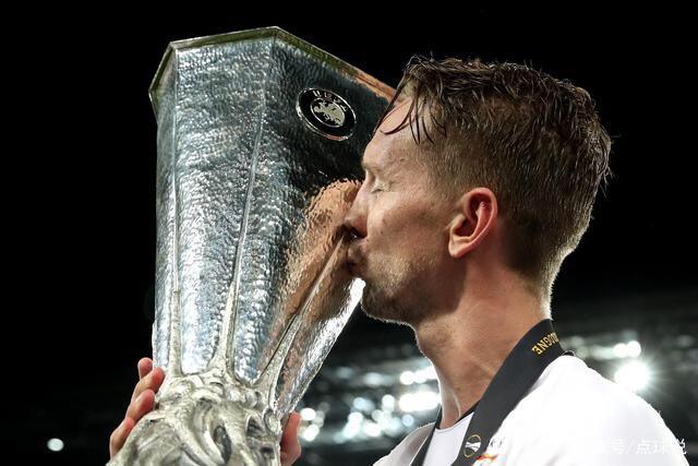 湖人官宣又签一名后卫 上赛季战湖人狂砍23+17