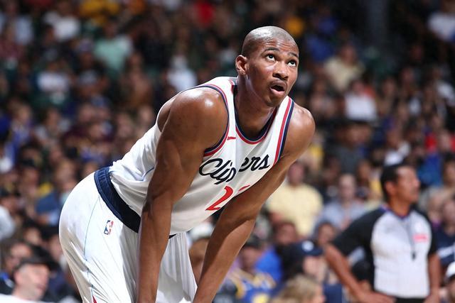 福克斯49分国王险胜爵士 独行侠胜马刺止4连败