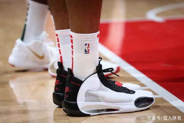 约基奇30+14+11掘金克尼克斯 独行侠大胜爵士